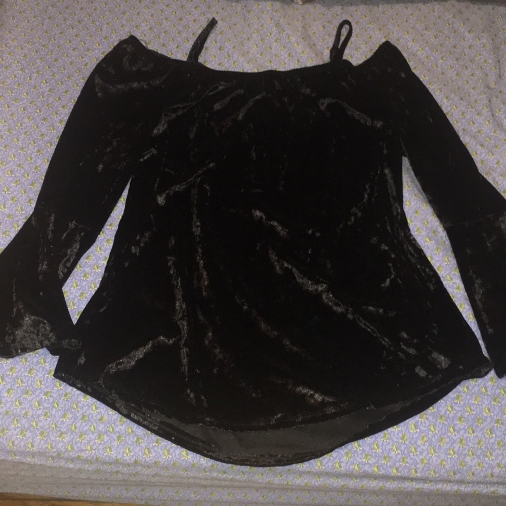 NEW velvet off shoulder long sleep top